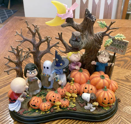 Peanuts Holiday Figurines Welcome Great Pumpkin - No Box