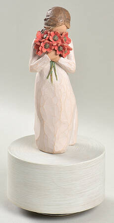 Willow Tree Musicals Surrounded By Love - Boxed