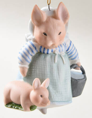 Beatrix Potter Christmas Ornament Collection Aunt Pettitoes - No Box