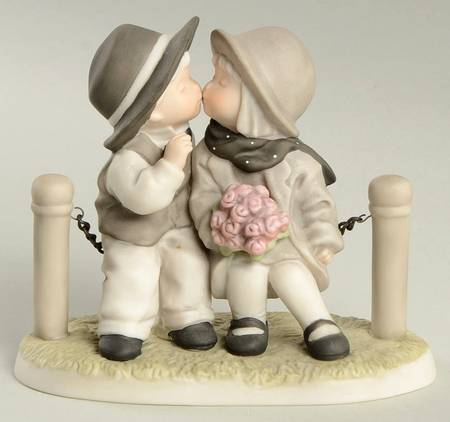 Pretty As A Picture  With Love And Kisses - Boxed