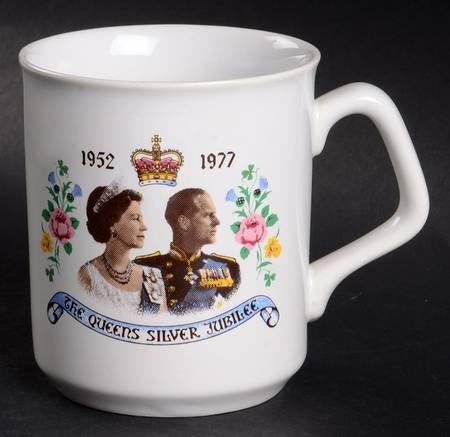 Royalty Commemoratives Elizabeth Ii Silver Jubilee Mug - No Box