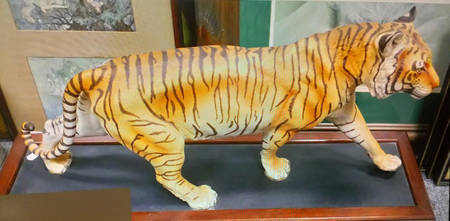 Franklin Mint Figurines On The Prowl - No Box