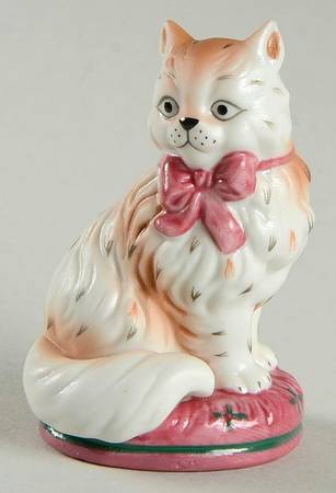 Curio Cabinet Cat by Franklin Mint
