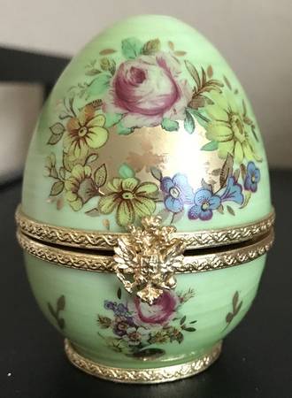 Petite Limoges Surprise Eggs Jonquil Floral Bouquet Surprise Egg - Boxed