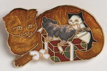 Fine Enamels Jewelry Cat Family Christmas - No Box