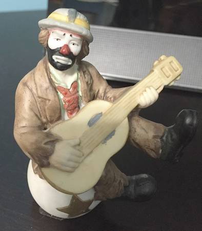 Emmett Kelly Jr Collection Mniatures Musician Sitting-With Guitar - Boxed