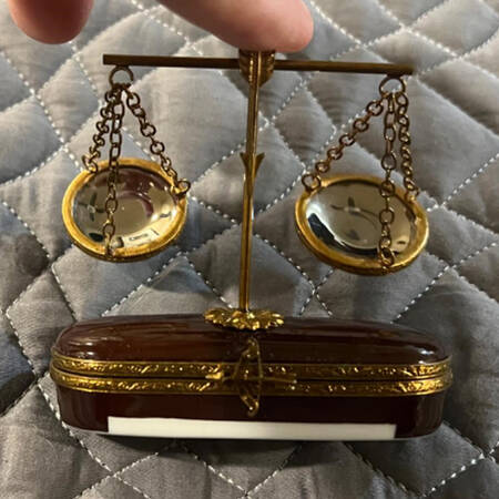 Limoges Boxes Justice Scale - No Box