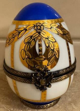 Petite Limoges Surprise Eggs Louis Xiv Crown Surprise Egg - No Box