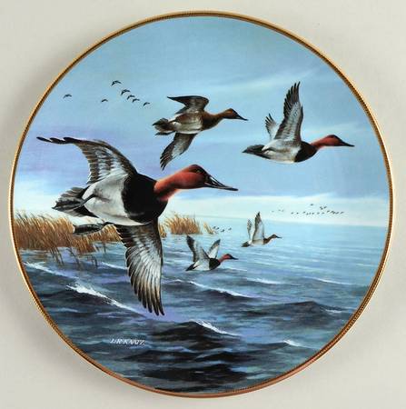 Classic Waterfowl : The Ducks Unlimited Canvasbacks Breaking Away - Boxed