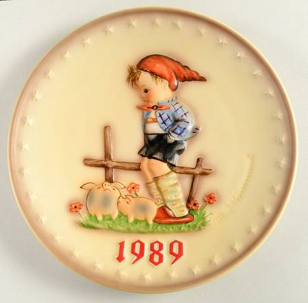 Hummel Annual Plate-Goebel Farm Boy - Boxed