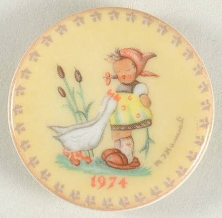 Goebel Annual Hummel Plate-Miniature Goose Girl - No Box