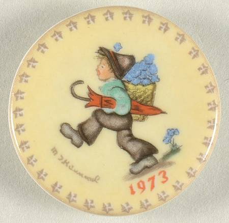 Goebel Annual Hummel Plate-Miniature Happy Traveller - No Box