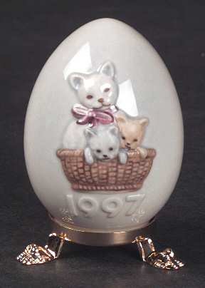 Goebel Easter Egg Cat & Kittens - No Box