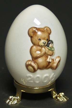 Goebel Easter Egg Praying Bear With Doll - No Box