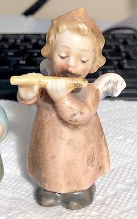 Religious Figurines (HX Mark) Angel With Flute - No Box