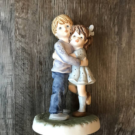 Goebel Figurines That's What Friends Are For - No Box