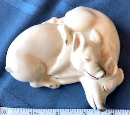 Animals-Figurines Pair Of Sleeping Pigs - No Box