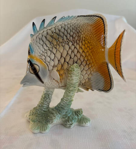 Animals-Figurines Butterfly Fish - With Box