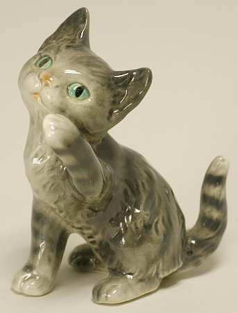 Animals-Figurines Cat With Paw Up - No Box
