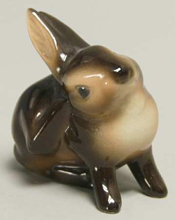 Animals-Figurines Brown Scratching Bunny - No Box