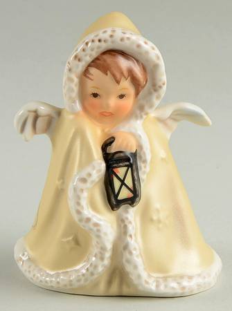 Janet Robson Figurines Angel With Lantern - Beige - Boxed