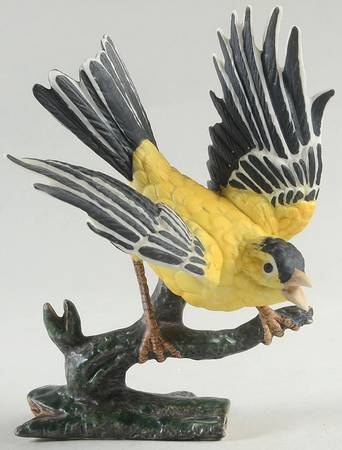 Goto Figurine Goldfinch  - No Box