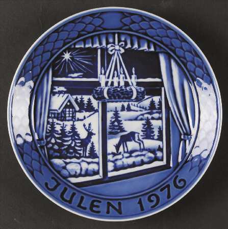 Grande Copenhagen Christmas Plate Christmas Wreath - Boxed