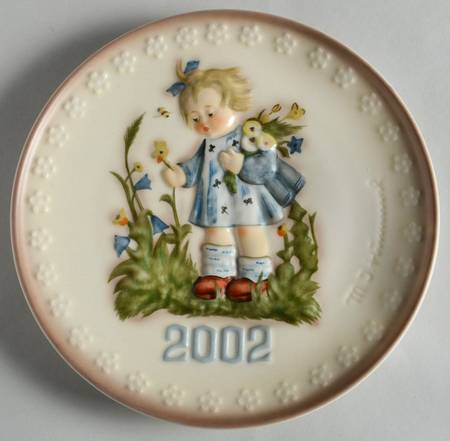 Hummel Annual Plate-Series 2 Bumblebee Friend - Boxed