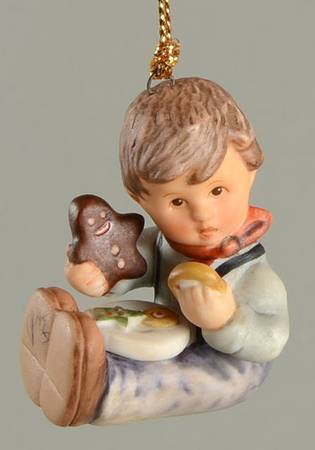 A Berta Hummel Christmas Christmas Treats - No Box
