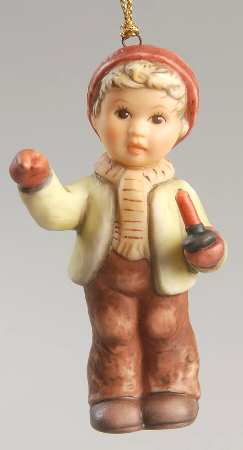 A Berta Hummel Christmas A Helping Hand - No Box