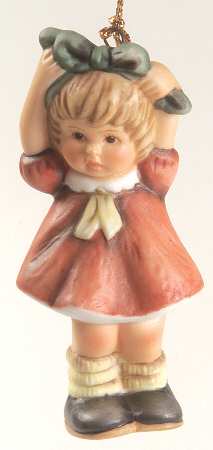 A Berta Hummel Christmas The Finishing Touch - No Box