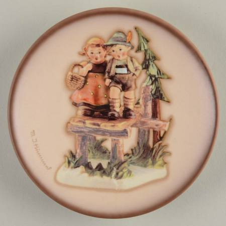 Hummel Century Collection Plates On Our Way - No Box