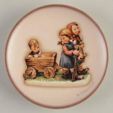 Hummel Century Collection Plates Pleasant Journey - Boxed