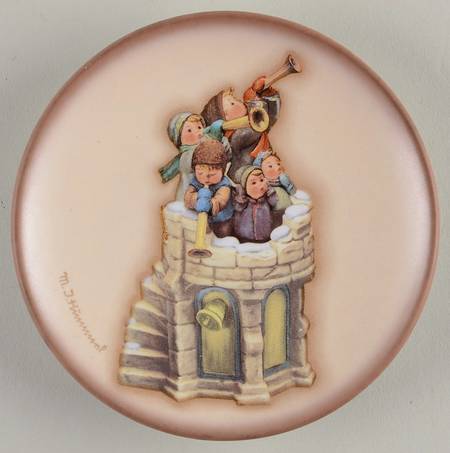 Hummel Century Collection Plates Fanfare - No Box