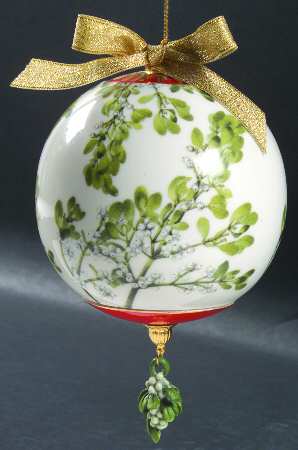 Smithsonian Collection Mistletoe Musical Ball-Red-Greensleeves - No Box