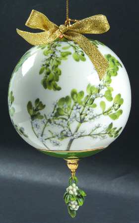 Smithsonian Collection Mistletoe Musical Ball-Green-Greensleeve - No Box