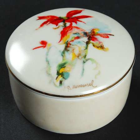 Berta Hummel Gallery Winter Round Box Small - Boxed