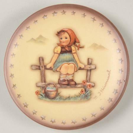 Miniature Annual Plate Just Resting - Boxed