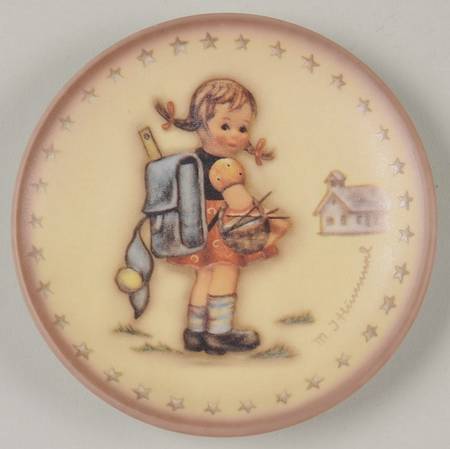 Miniature Annual Plate School Girl - Boxed