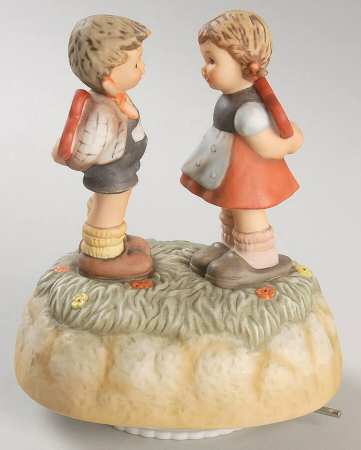 Berta Hummel Musicals Two Hearts-What The World - Boxed