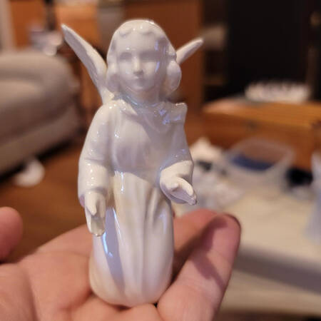 All White Figurines Angel Kneeling - No Box