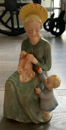 Religious Figurines (HX Mark) Madonna With Child - No Box