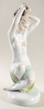 Nudes Nude Woman Combing Hair-Natural - No Box