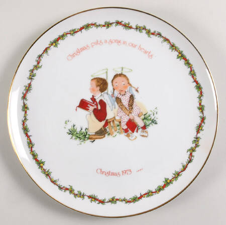 Christmas Plate Christmas Puts A Song In Our Hearts - No Box 73b
