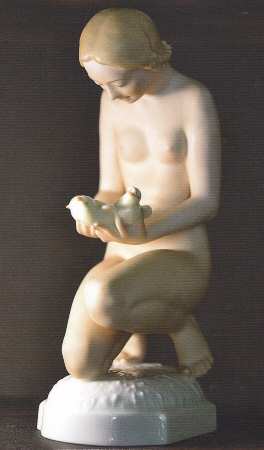 Nudes Girl W/Chicks - No Box