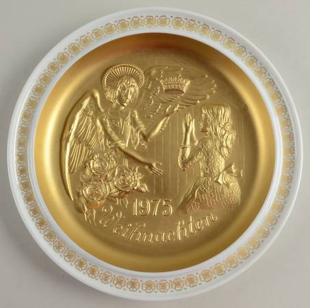 The Holy Family Christmas Plates The Annunciation - Boxed