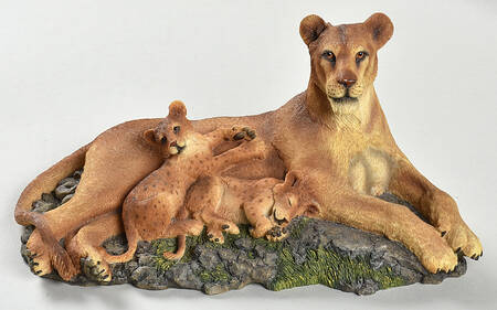 Nature's Majestic Cats Pride Of The Lioness - No Box