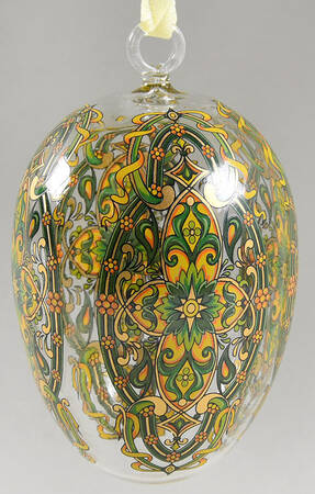 Annual Crystal Spring Egg 2002 Spring Egg - Boxed