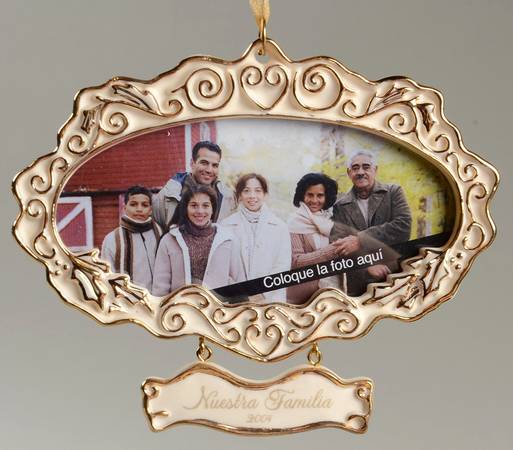 2004 Hallmark Christmas Ornaments Nuestra Familia - Boxed