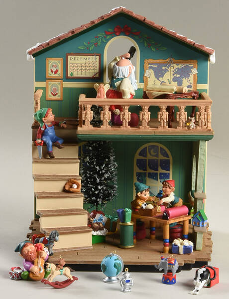 2005 Hallmark Christmas Ornaments Merry Mayhem Workshop-Club - No Box